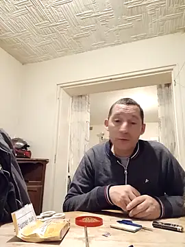 frederic198 online show from November 2025 05:58:02 PM