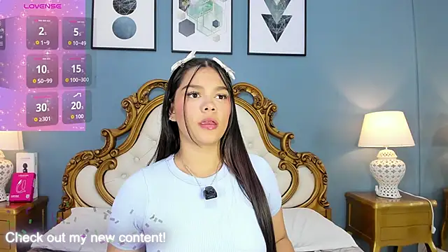 Snapshot of HatsaJones chatting on February 2026 04:08:01 AM HatsaJones online show from February 2026 04:08:01 AM