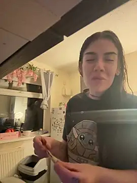 valentinalamont online show from September 2025 10:00:01 PM