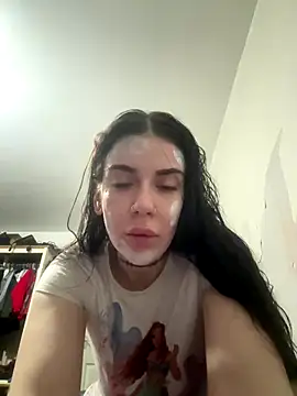 valentinalamont online show from November 2025 05:12:01 PM