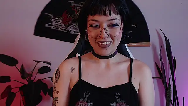 Ellyuwuw online show from February 2026 11:45:01 PM