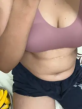 Snapshot of Sex_Queen_aaraya chatting on May 2026 06:14:02 PM Sex Queen aaraya online show from May 2026 06:14:02 PM