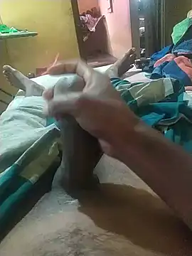 Remo20001 online show from February 2026 03:48:01 AM