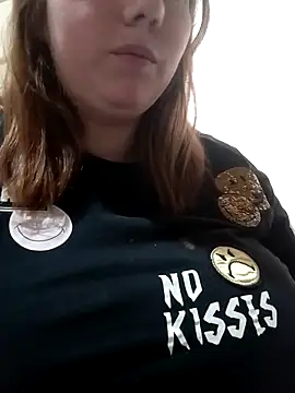 Snapshot of bellita13 chatting on October 2025 04:40:02 PM bellita13 online show from October 2025 04:40:02 PM