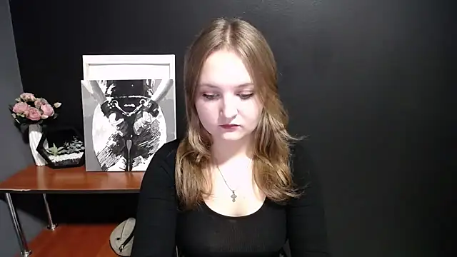 Snapshot of Mystic_nikole chatting on September 2025 12:20:01 PM Mystic nikole online show from September 2025 12:20:01 PM