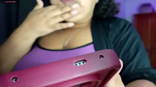 Snapshot of xlatinastar chatting on June 2026 10:55:02 PM xlatinastar online show from June 2026 10:55:02 PM