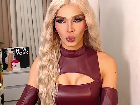 Snapshot of Miss_Cataluna69 chatting on November 2025 09:15:02 PM Miss Cataluna69 online show from November 2025 09:15:02 PM