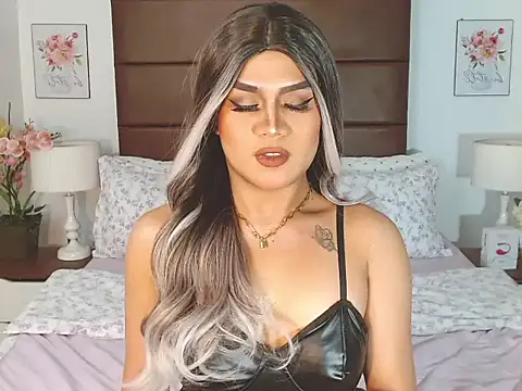 PlayfullBella online show from April 2026 08:28:02 PM