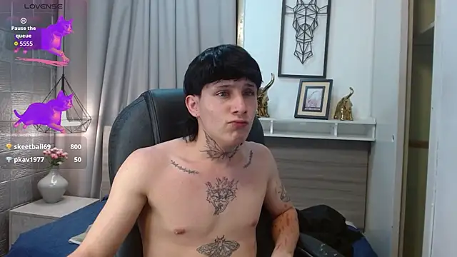 Iantwink18 online show from October 2025 08:13:02 AM