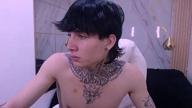 Iantwink18 online show from March 2026 03:39:01 PM