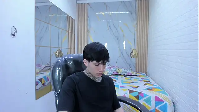Iantwink18 online show from August 2026 12:20:02 AM