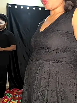 Family02 online show from October 2025 04:03:02 PM