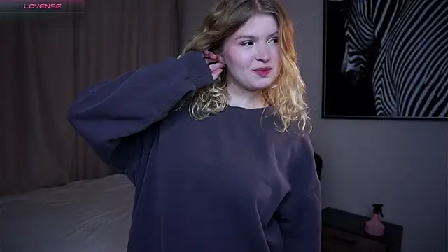 Snapshot of ShontaWasilko chatting on November 2025 05:33:02 PM ShontaWasilko online show from November 2025 05:33:02 PM