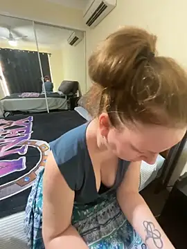 aussiepeaches online show from November 2025 01:49:01 AM