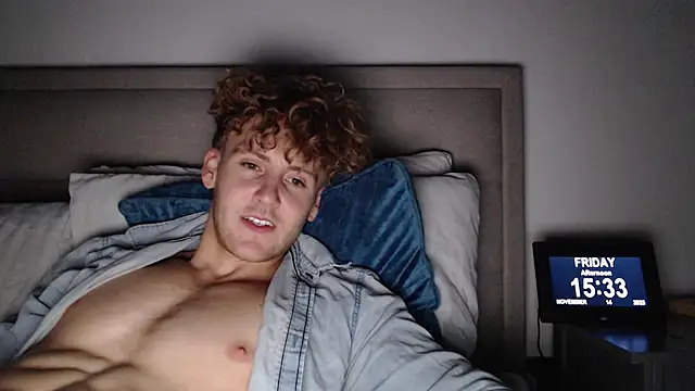 DominantAlex18 online show from November 2025 03:33:01 PM