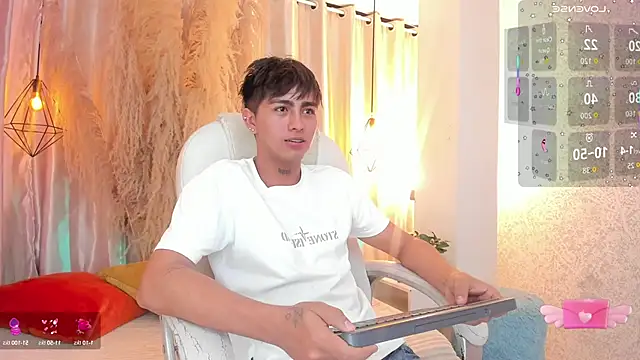 Snapshot of arion_sherwind chatting on September 2025 07:03:02 PM arion sherwind online show from September 2025 07:03:02 PM