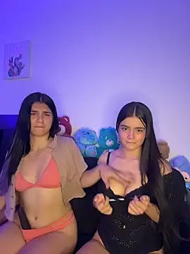 Snapshot of Ashley_and_Zoe chatting on May 2026 02:23:02 PM Ashley and Zoe online show from May 2026 02:23:02 PM