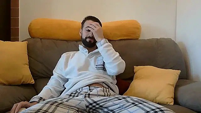 Amicisegreti online show from January 2026 07:33:01 AM