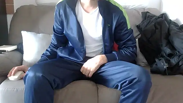 Amicisegreti online show from January 2026 09:58:02 AM