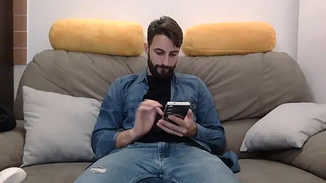 Amicisegreti online show from March 2026 08:36:02 PM