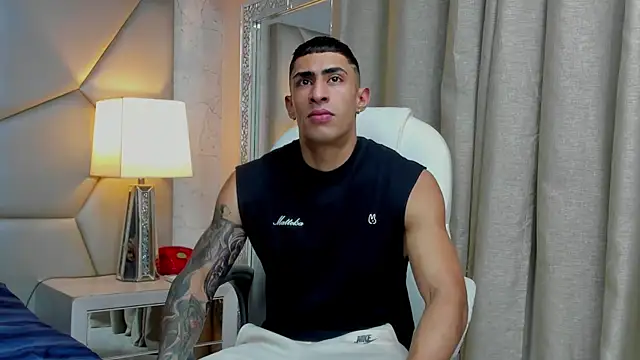 Snapshot of adrian_ray chatting on November 2025 06:29:01 PM adrian ray online show from November 2025 06:29:01 PM