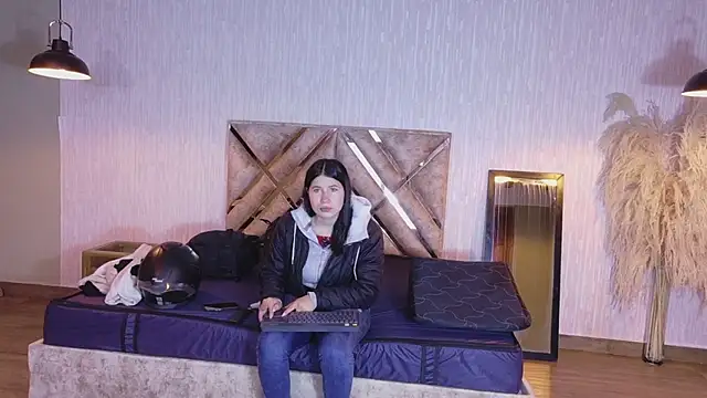 Olivia11  online show from April 2026 12:35:01 AM