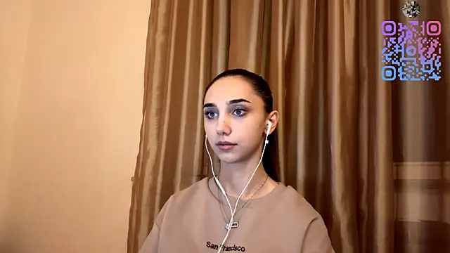 Snapshot of LinaMour chatting on October 2025 10:01:01 PM LinaMour online show from October 2025 10:01:01 PM