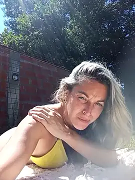 Snapshot of Heisi-Sex chatting on November 2025 05:25:01 PM Heisi-Sex online show from November 2025 05:25:01 PM