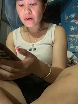 tuyetnhi-00 online show from October 2025 12:50:01 PM