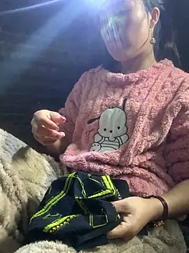 tuyetnhi-00 online show from December 2025 02:06:02 AM