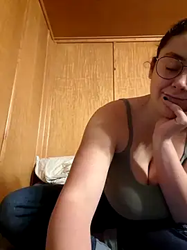 YoungLiisaxx online show from November 2025 11:43:01 PM