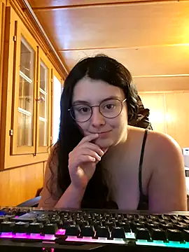 YoungLiisaxx online show from January 2026 01:47:02 PM