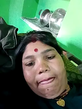 Snapshot of Priya_tyagi chatting on October 2025 06:58:02 AM Priya tyagi online show from October 2025 06:58:02 AM