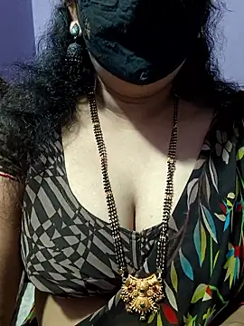 Snapshot of luci-queen chatting on October 2025 06:23:01 AM luci-queen online show from October 2025 06:23:01 AM