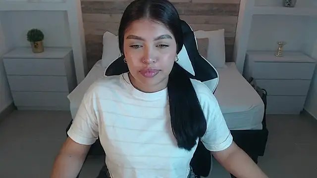 Snapshot of carriepink_ chatting on September 2025 11:13:02 AM carriepink online show from September 2025 11:13:02 AM