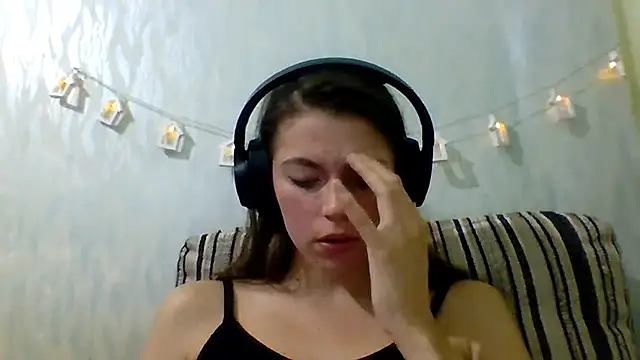 Snapshot of CutieAnny chatting on September 2025 04:56:02 AM CutieAnny online show from September 2025 04:56:02 AM