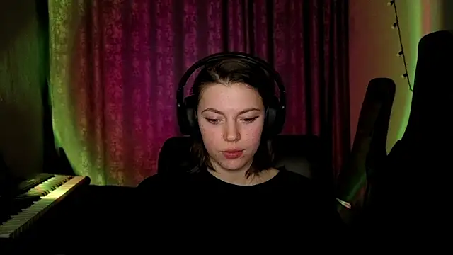 CutieAnny online show from March 2026 12:27:02 AM