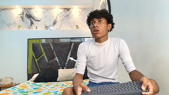 LONDON BOYS1 online show from October 2025 01:26:02 AM