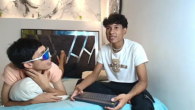 LONDON BOYS1 online show from November 2025 01:16:02 AM