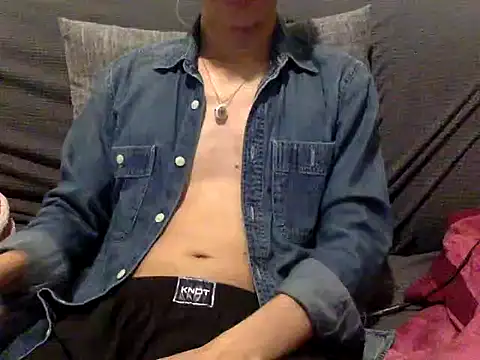 Snapshot of Zzchu chatting on October 2025 06:05:01 PM Zzchu online show from October 2025 06:05:01 PM