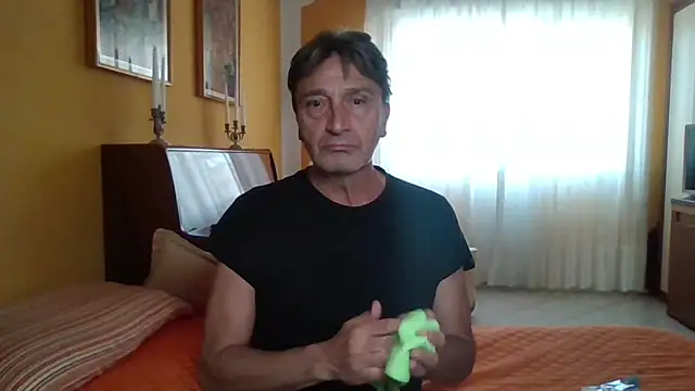 Snapshot of lattediyak chatting on October 2025 12:36:02 PM lattediyak online show from October 2025 12:36:02 PM