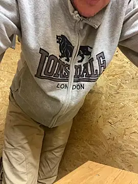 mokrykutas online show from April 2026 11:25:02 AM