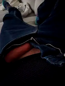 Snapshot of Alberto2840 chatting on December 2025 01:05:02 PM Alberto2840 online show from December 2025 01:05:02 PM