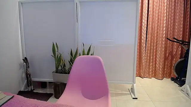 Manuela lara  online show from November 2025 02:06:01 PM