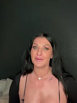 Snapshot of Nola_Luxx-offiziell chatting on January 2026 06:22:02 PM Nola Luxx-offiziell online show from January 2026 06:22:02 PM