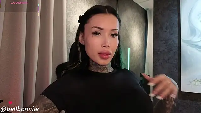 belllbonniie online show from November 2025 05:58:02 PM