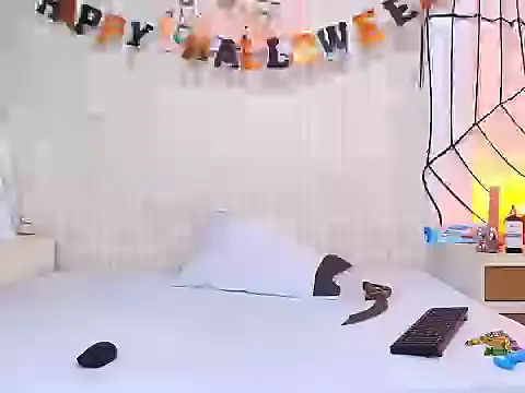 LuigiMarchetti online show from October 2025 07:48:02 PM