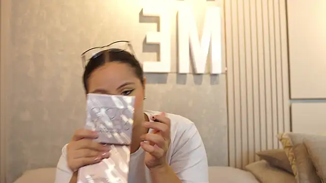 Snapshot of Tayler_Kim chatting on September 2025 04:42:02 PM Tayler Kim online show from September 2025 04:42:02 PM