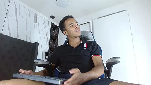 aston xvera online show from November 2025 12:13:01 AM