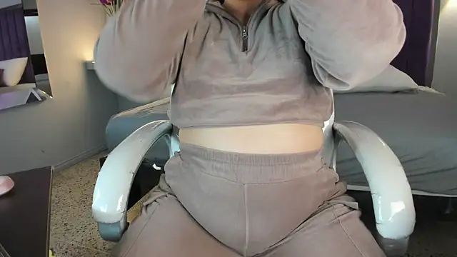 Miss Francheska online show from March 2026 12:28:01 PM